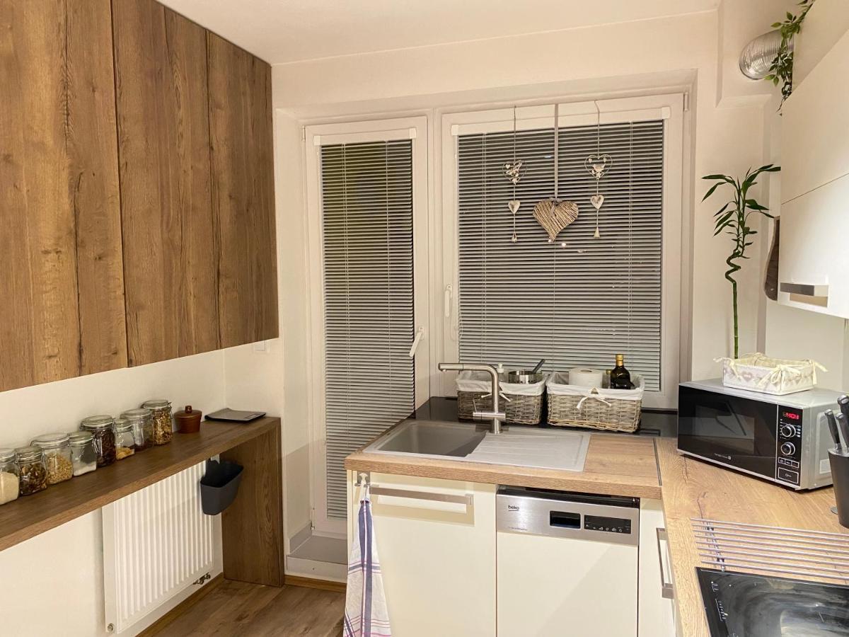 Apartman Slnecna Terasa S Vlastnym Parkovanim Na 2 Auta Apartment Zilina Luaran gambar