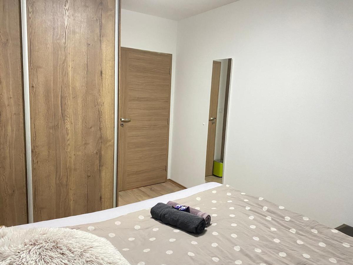 Apartman Slnecna Terasa S Vlastnym Parkovanim Na 2 Auta Apartment Zilina Luaran gambar