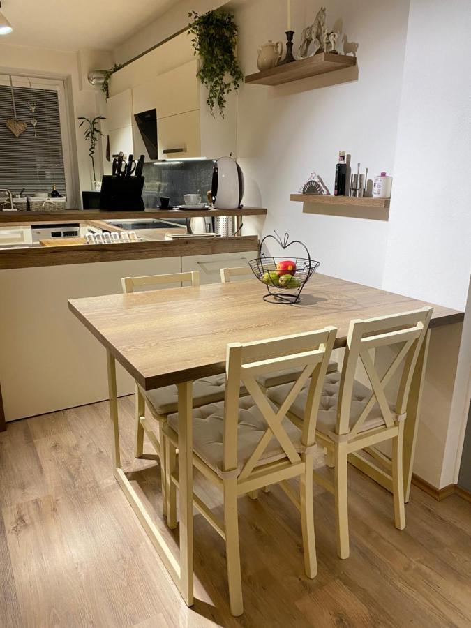 Apartman Slnecna Terasa S Vlastnym Parkovanim Na 2 Auta Apartment Zilina Luaran gambar