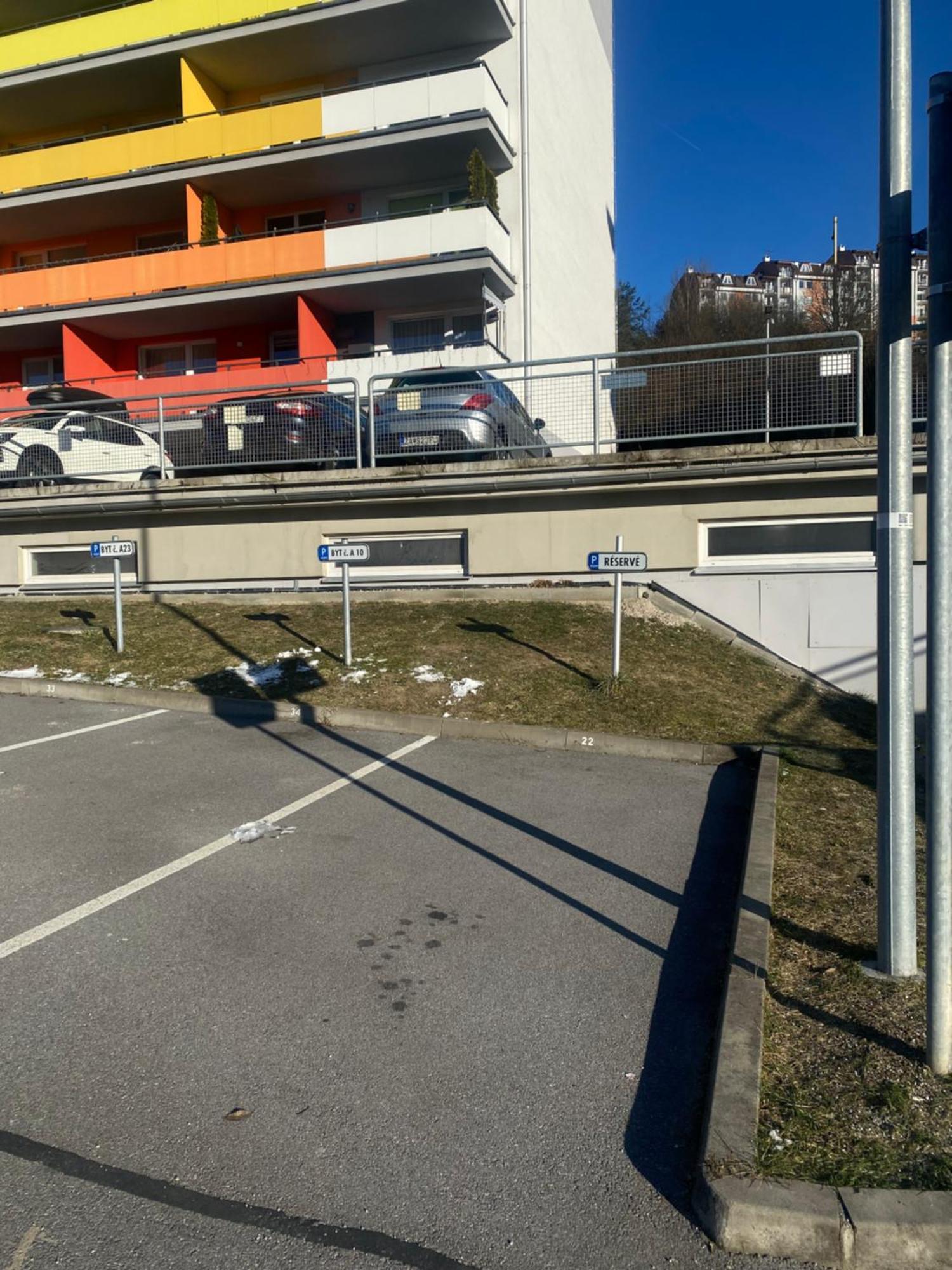 Apartman Slnecna Terasa S Vlastnym Parkovanim Na 2 Auta Apartment Zilina Luaran gambar