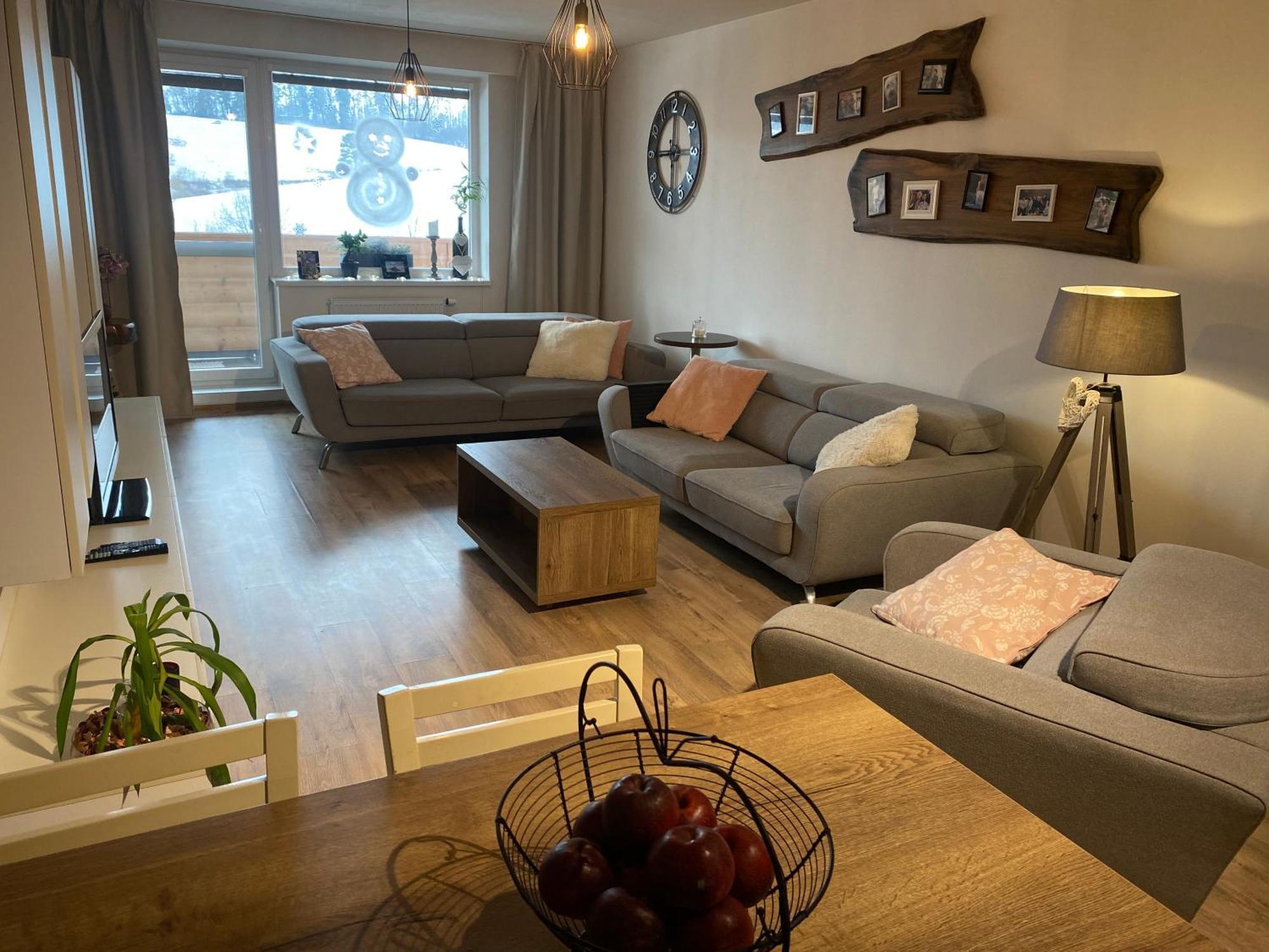 Apartman Slnecna Terasa S Vlastnym Parkovanim Na 2 Auta Apartment Zilina Luaran gambar