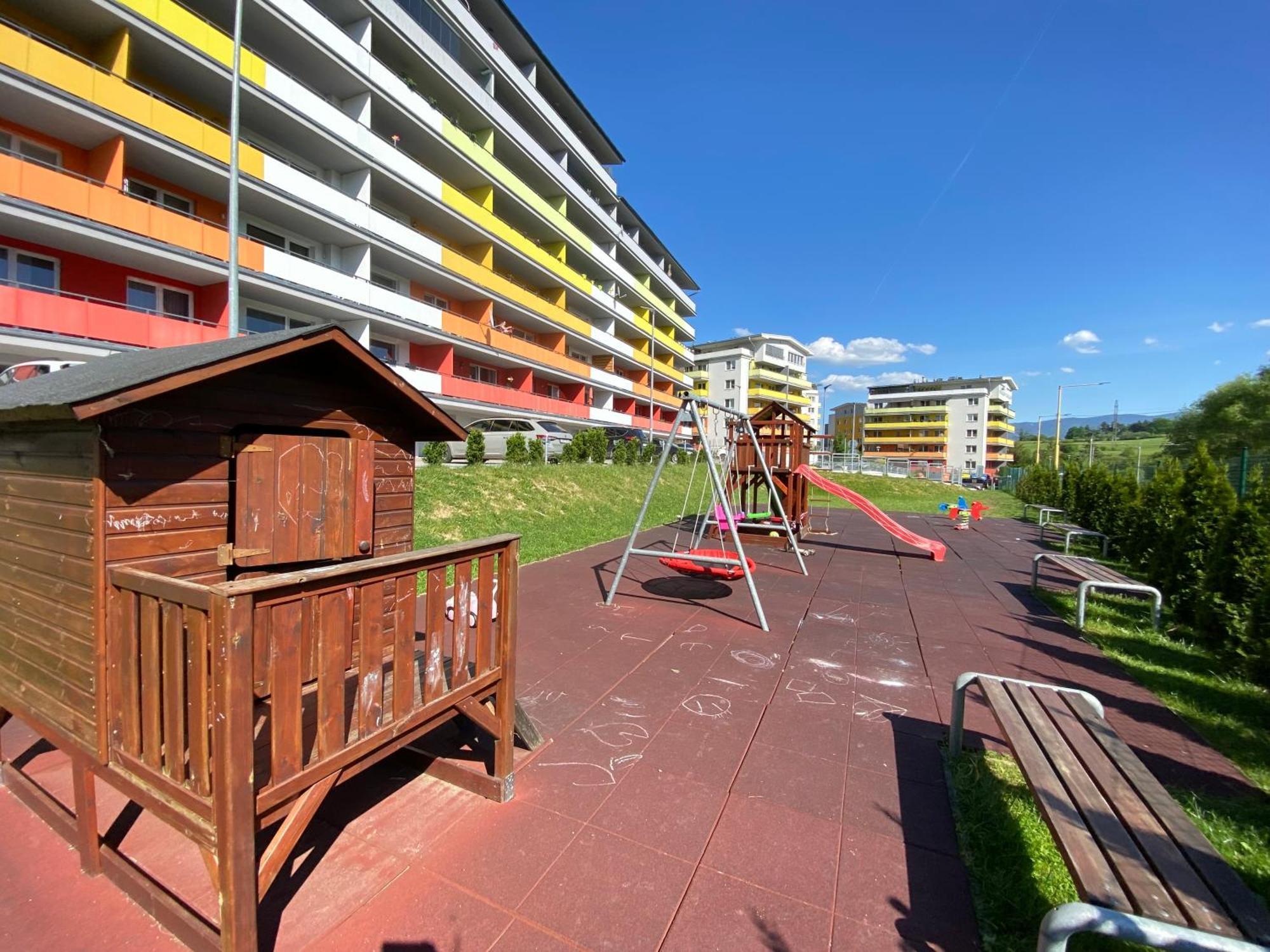 Apartman Slnecna Terasa S Vlastnym Parkovanim Na 2 Auta Apartment Zilina Bilik gambar